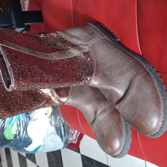 Kenneth Cole Reaction Rose Gold & Brown Sparkle-k boot Big Girls Sz 5.5 - Picture 1 of 6